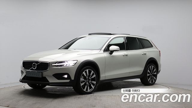 Volvo V60 B5 Pro AWD — пробег 54 267 км
