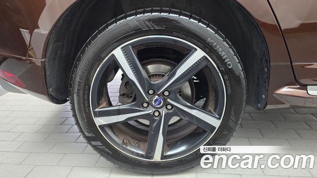 Volvo XC60 T6 R-Design 1st — пробег 88 322 км