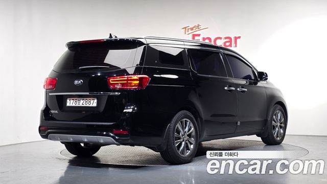 Kia Carnival из Кореи Encar