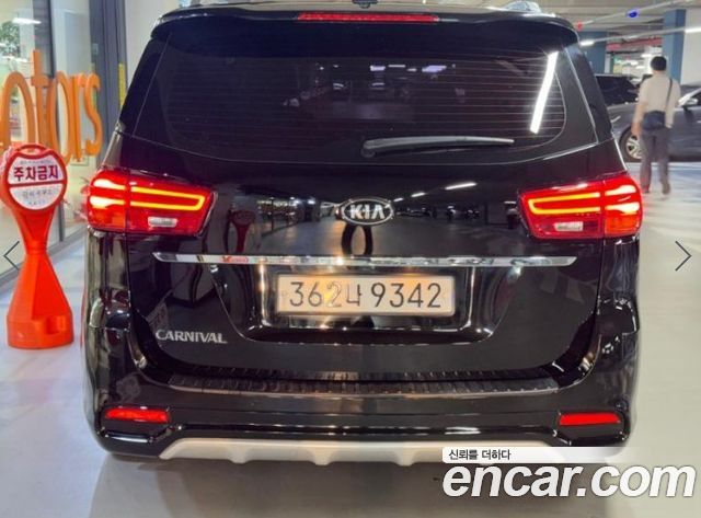 Kia Carnival из Кореи Encar
