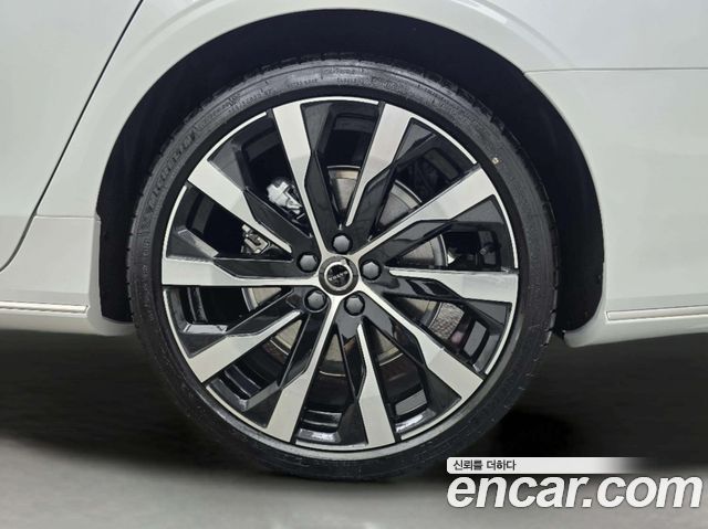 Volvo S90 B5 Ultra Bright Air sus — пробег 406 км
