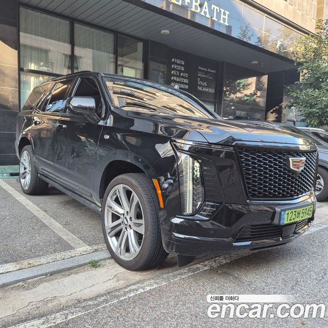 Cadillac Escalade 6.2 Sports Platinum — пробег 7 900 км