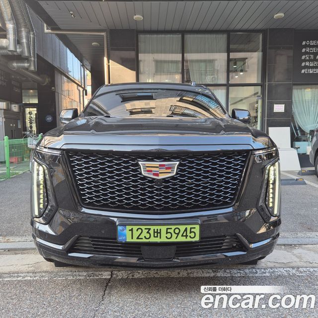 Cadillac Escalade 6.2 Sports Platinum — пробег 7 900 км