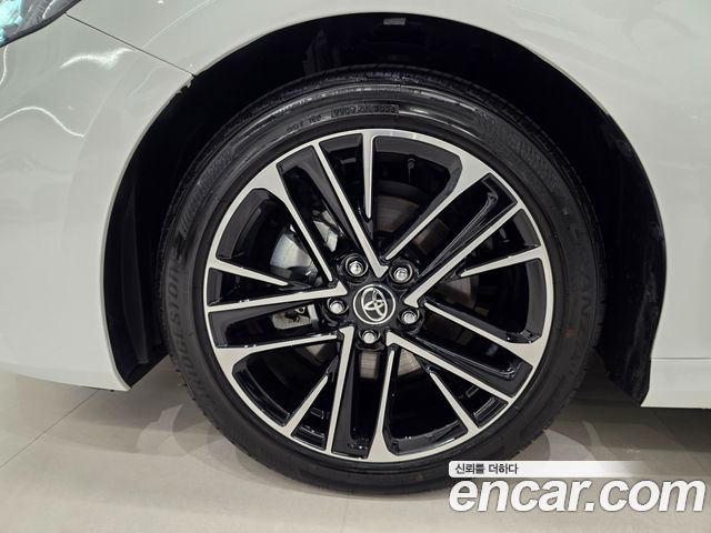 Toyota Camry 2.5 XLE Hybrid — пробег 8 343 км