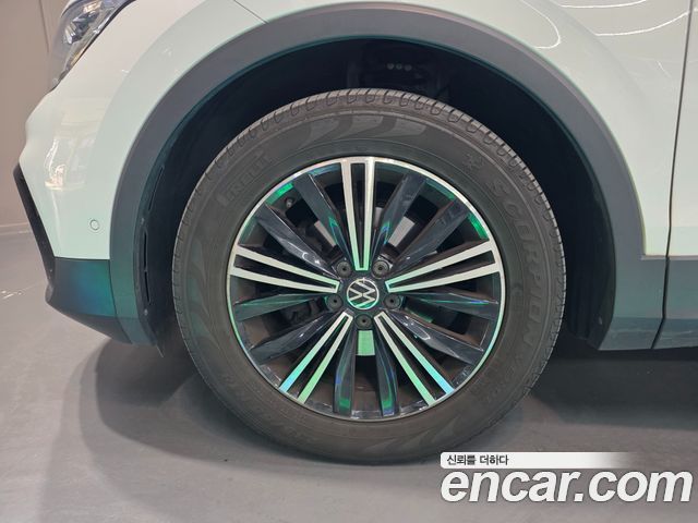 Volkswagen Tiguan 2.0 TDI Premium — пробег 41 001 км