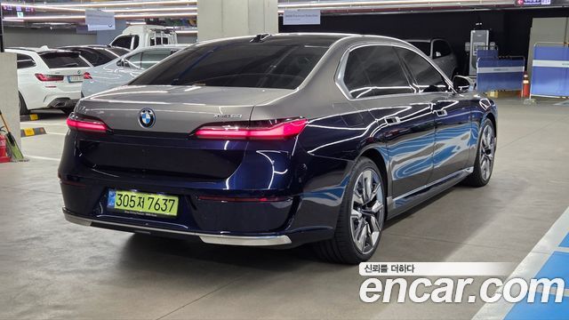 BMW i7 xDrive 60 Design Pure Excellence — пробег 49 300 км