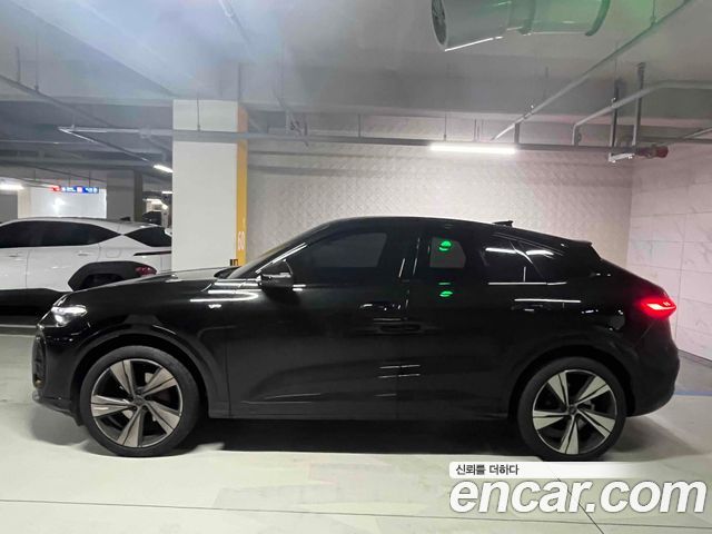 Audi Q5 45 TFSI Quattro Sportback S Line — пробег 3 400 км