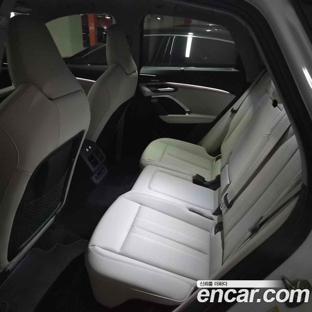 Audi Q5 45 TFSI Quattro Sportback S Line — пробег 3 500 км