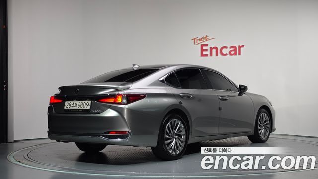 Lexus ES Luxury Plus — пробег 102 313 км — фото 2 из 5