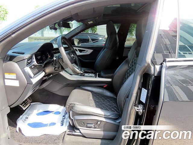 Audi Q8 55 TFSI Quattro Premium — пробег 271 000 км