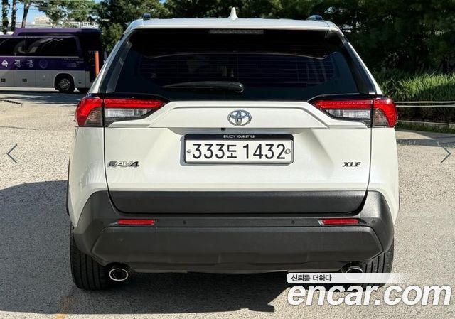 Toyota RAV4 2.5 2WD — пробег 128 035 км
