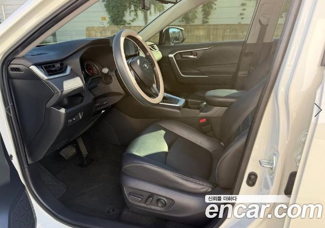 Toyota RAV4 2.5 2WD — пробег 128 035 км