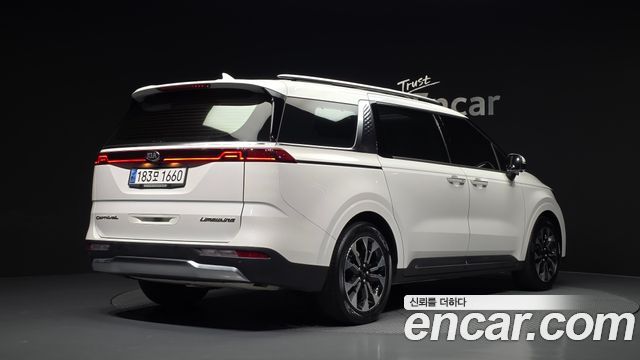 Kia Carnival Gasoline 7-Seater Signature — пробег 33 301 км — фото 2 из 5