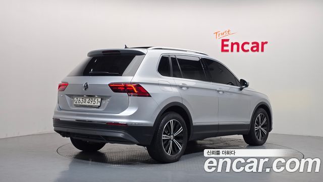 Volkswagen Tiguan 2.0 TDI Prestige — пробег 169 617 км — фото 2 из 5