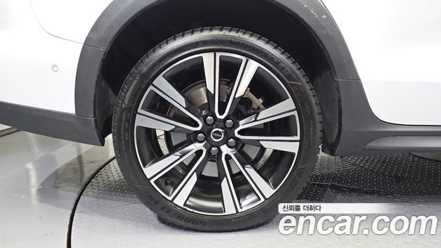 Volvo V60 B5 Pro AWD — пробег 40 265 км