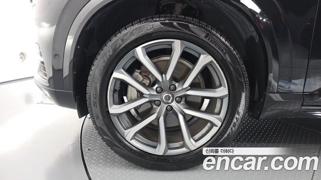 Volvo XC90 D5 Momentum — пробег 99 821 км