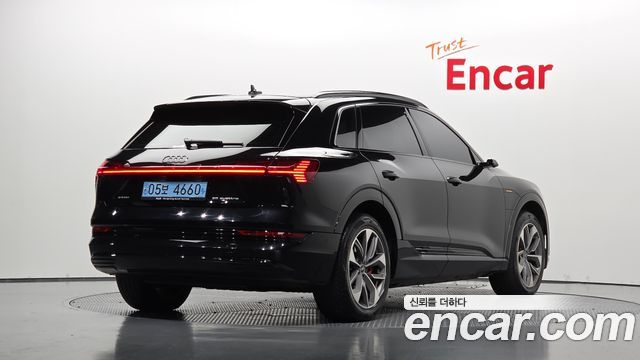 Audi e-tron 55 Quattro — пробег 101 137 км