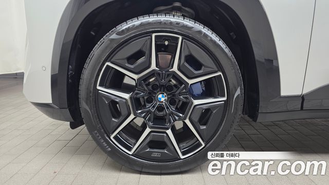 BMW XM 4.4 — пробег 2 836 км — фото 5 из 5