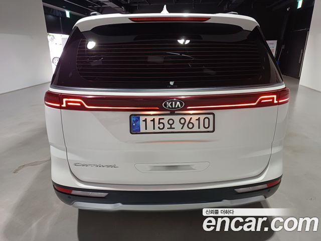 Kia Carnival из Кореи Encar