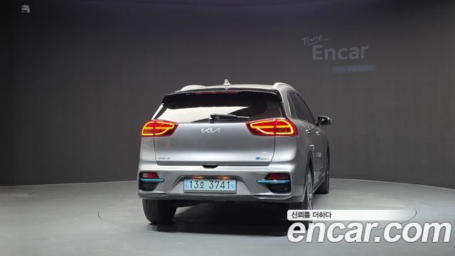 Kia Niro Prestige — пробег 36 141 км — фото 4 из 5