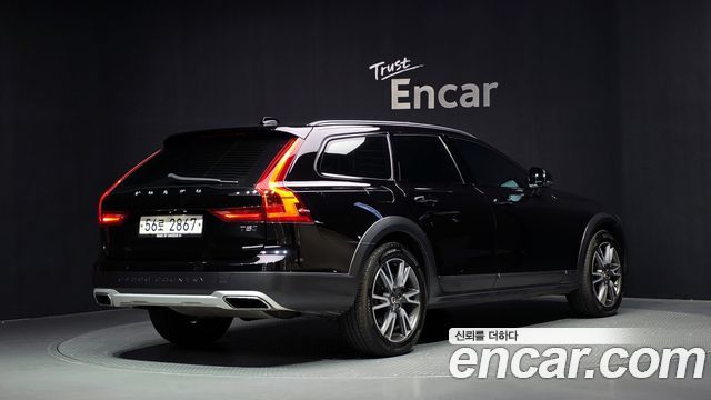 Volvo V90 T5 Pro AWD — пробег 95 449 км