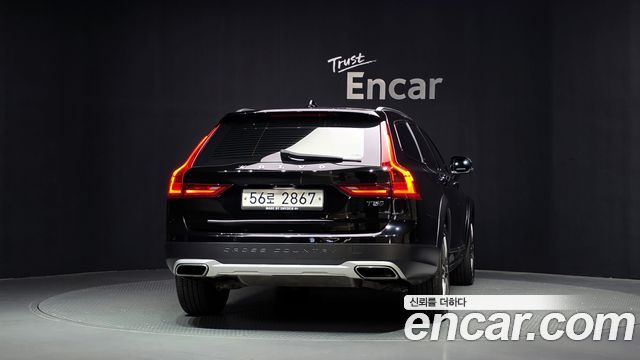 Volvo V90 T5 Pro AWD — пробег 95 449 км