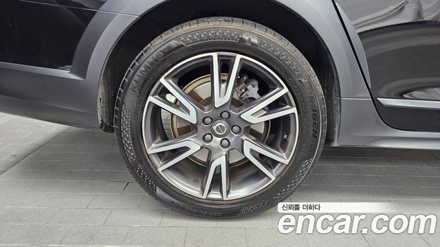 Volvo V90 T5 Pro AWD — пробег 95 449 км