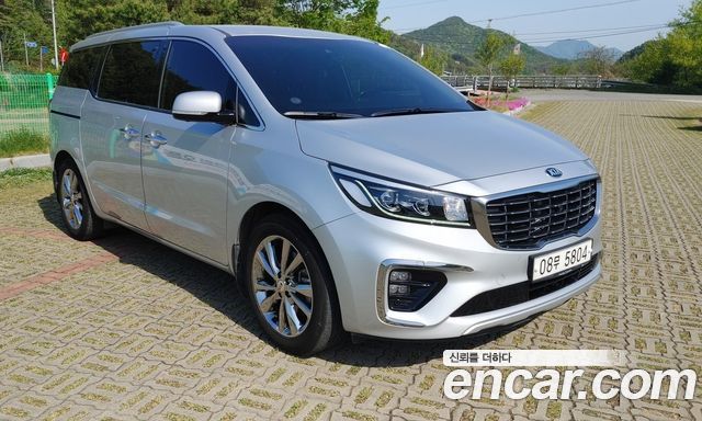 Kia Carnival 9-Seater Noblesse Special — пробег 68 667 км — фото 3 из 5