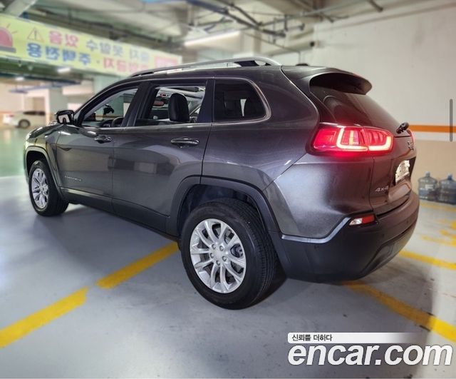 Jeep Cherokee 2.4 Longitude High AWD — пробег 62 884 км — фото 2 из 5