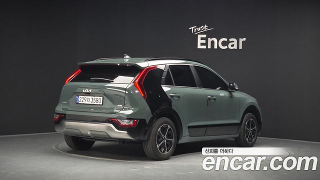 Kia Niro Signature — пробег 73 496 км — фото 2 из 5