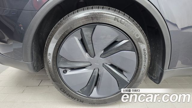 Tesla Model Y Premium Long Range AWD — пробег 13 770 км — фото 5 из 5