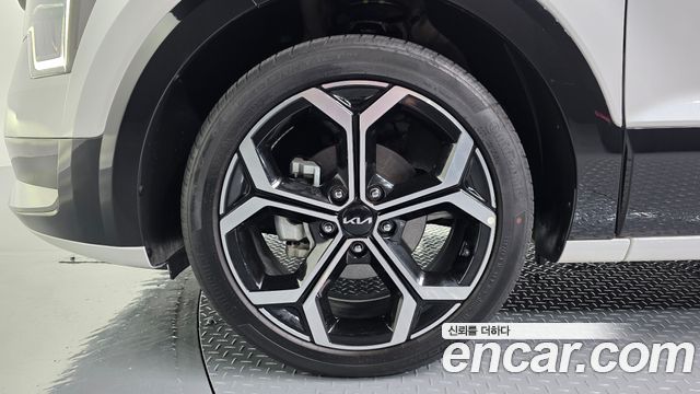 Kia Niro Prestige — пробег 27 159 км — фото 5 из 5
