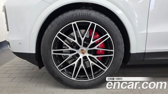 Porsche Cayenne 3.0 S E-Hybrid — пробег 16 104 км — фото 5 из 5