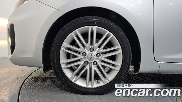 Kia Carens из Кореи Encar