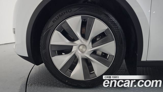 Tesla Model Y RWD — пробег 41 791 км — фото 5 из 5