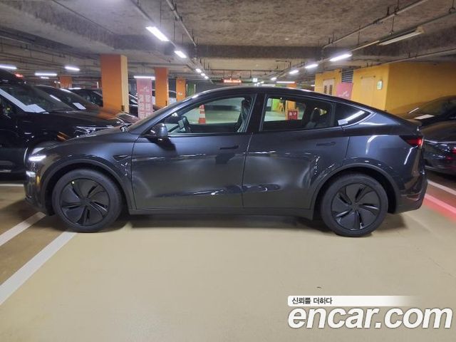Tesla Model Y Premium RWD — пробег 8 км — фото 5 из 5