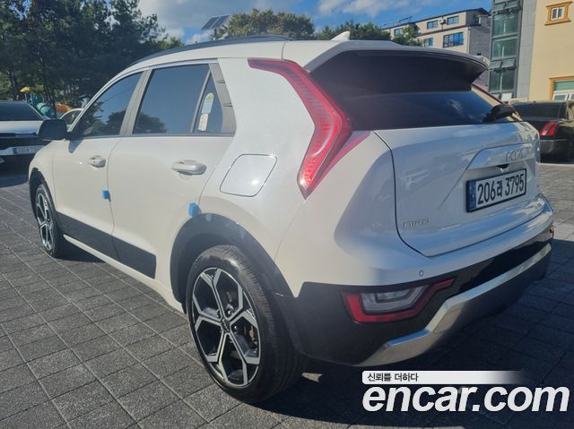 Kia Niro Prestige — пробег 27 331 км — фото 5 из 5