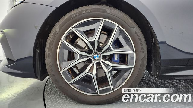 BMW 5-Series 520i M Sport — пробег 13 306 км — фото 5 из 5