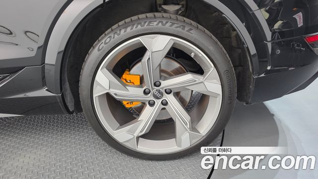 Audi e-tron из Кореи Encar