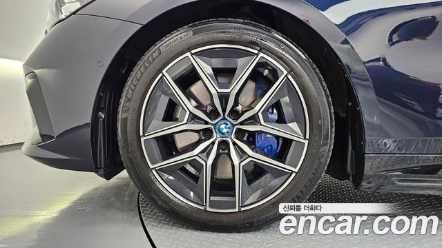 BMW i5 eDrive 40 M Sport — пробег 78 110 км — фото 5 из 5