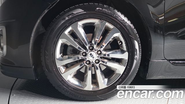 Kia Carnival из Кореи Encar