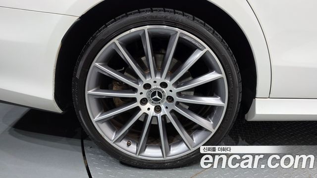 Mercedes-Benz E-Class E350 4MATIC AMG Line — пробег 87 368 км — фото 5 из 5
