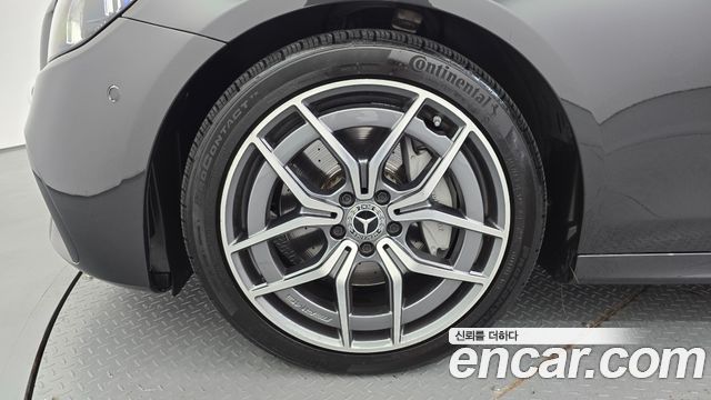 Mercedes-Benz E-Class E220d 4MATIC AMG Line — пробег 74 404 км — фото 5 из 5