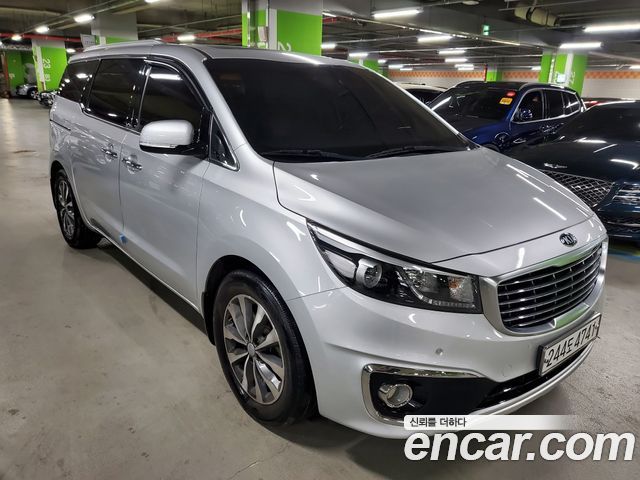 Kia Carnival 9-seater Luxury — пробег 170 000 км — фото 5 из 5