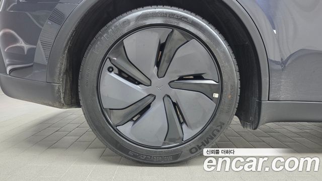 Tesla Model Y Premium Long Range AWD — пробег 12 499 км — фото 5 из 5