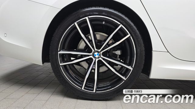 BMW 3-Series 320i M Sport — пробег 56 004 км — фото 5 из 5