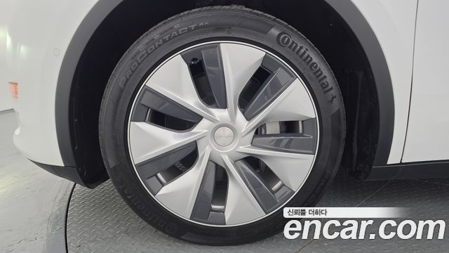 Tesla Model Y Long Range AWD — пробег 70 133 км — фото 5 из 5