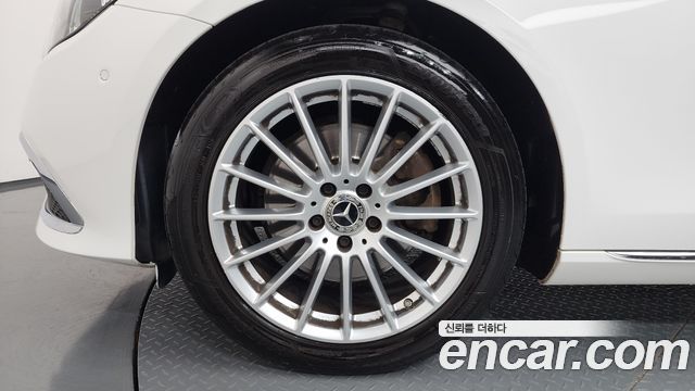 Mercedes-Benz E-Class из Кореи Encar