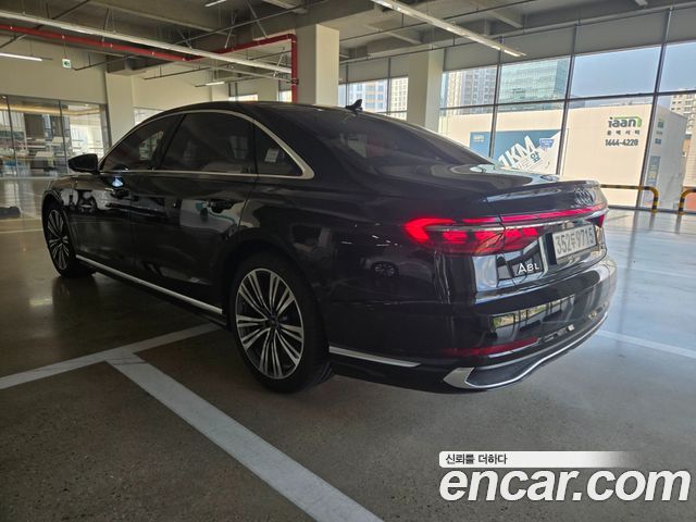 Audi A8 55 TFSI Quattro Premium LWB — пробег 800 км — фото 2 из 5