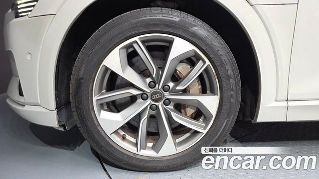 Audi e-tron из Кореи Encar
